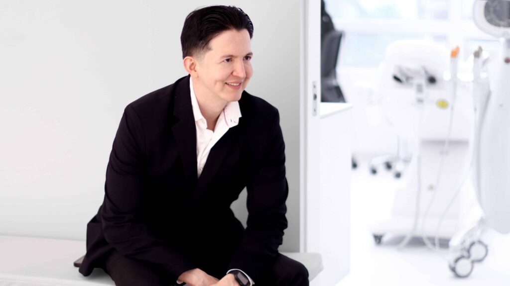 Meet Dr. David Delgado – Plastic Surgeon in Medellín