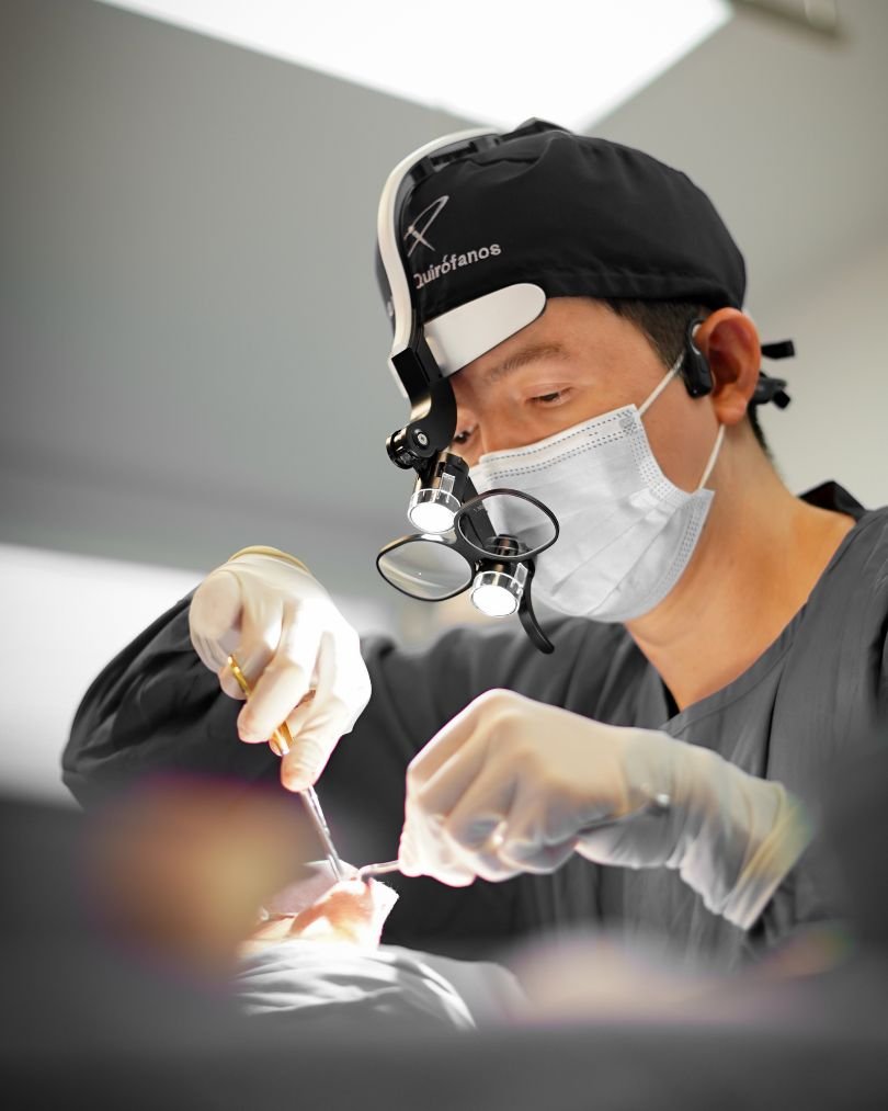 Meet Dr. David Delgado – Plastic Surgeon in Medellín