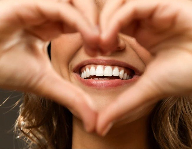 Smile dental desgin in Medellin - Be Dharma Dental - Plastic surgery Medellín