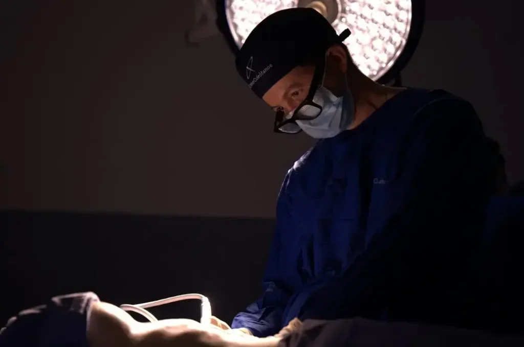 Plastic Surgery in Medellín-Dr. David Delgado Torre Médica de Oviedo